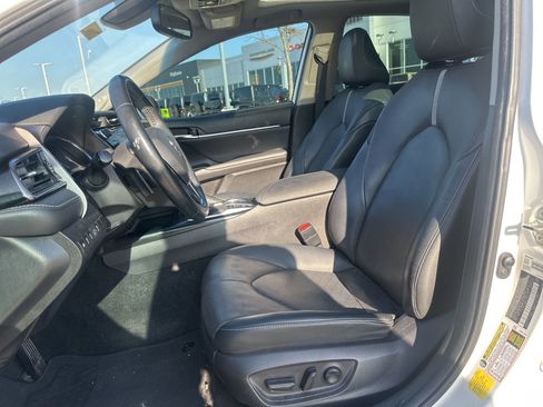Used 2020 Toyota Camry XSE image 9