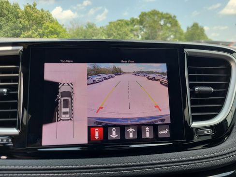 New 2025 Chrysler Pacifica Select image 19