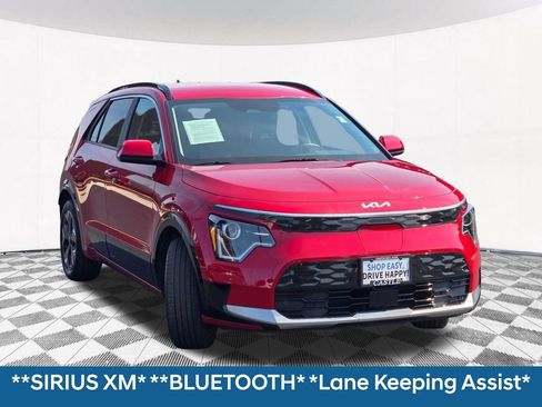 Used 2023 Kia Niro Wind w/ Wind Preserve Package FWD image 7