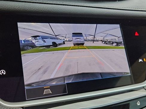 New 2025 Cadillac XT6 Luxury image 19