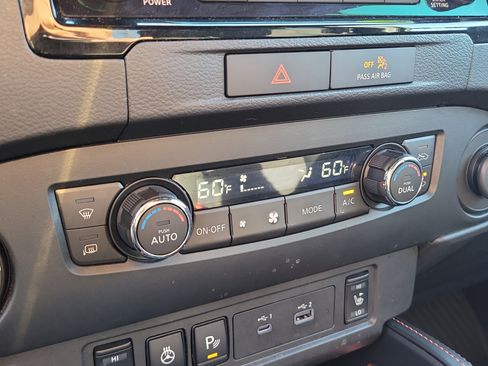 Used 2022 Nissan Frontier PRO-4X image 23