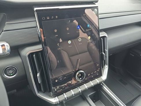 Certified 2025 GMC Acadia Elevation w/ Elevation Premium Package image 13