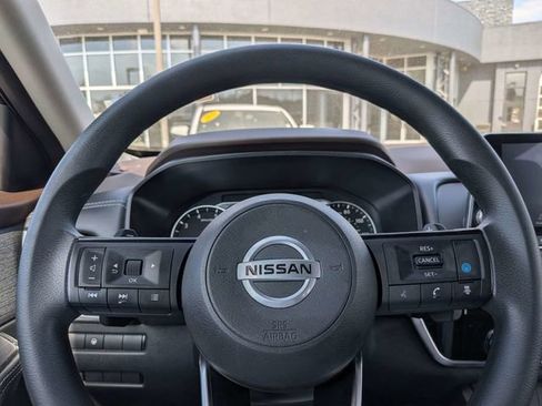 Used 2021 Nissan Rogue SV image 25