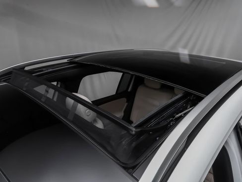 New 2026 Mercedes-Benz GLB 250 4MATIC image 5
