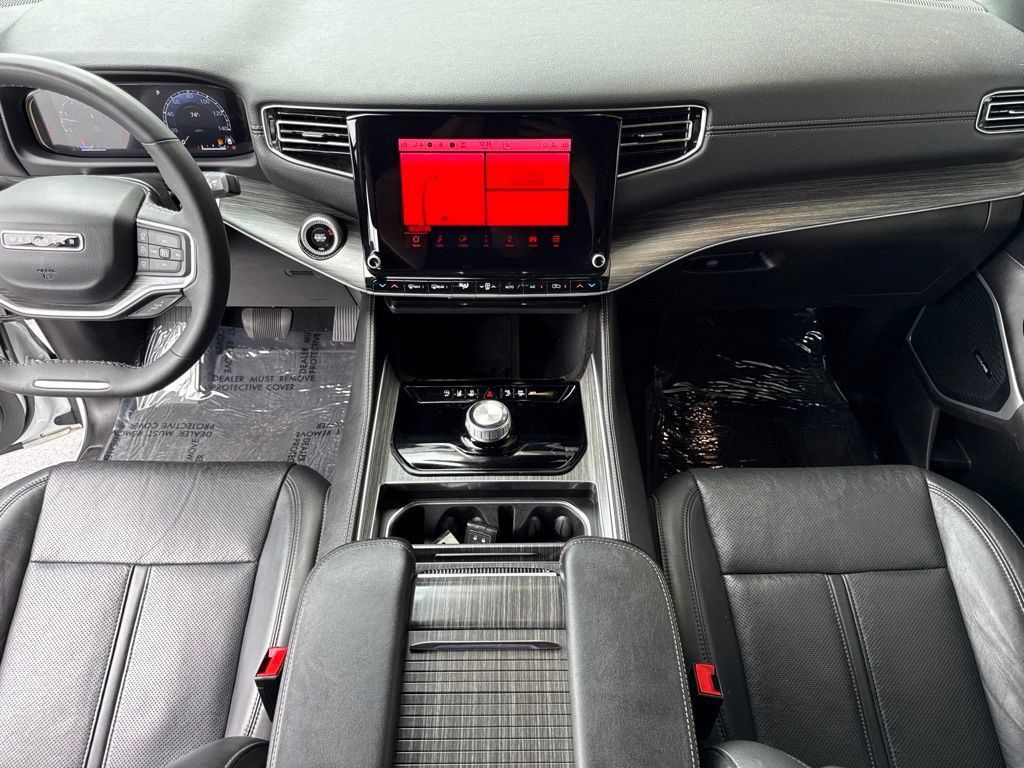 Used 2024 Jeep Wagoneer Series II w/ Flexible Seating Group RWD image 21