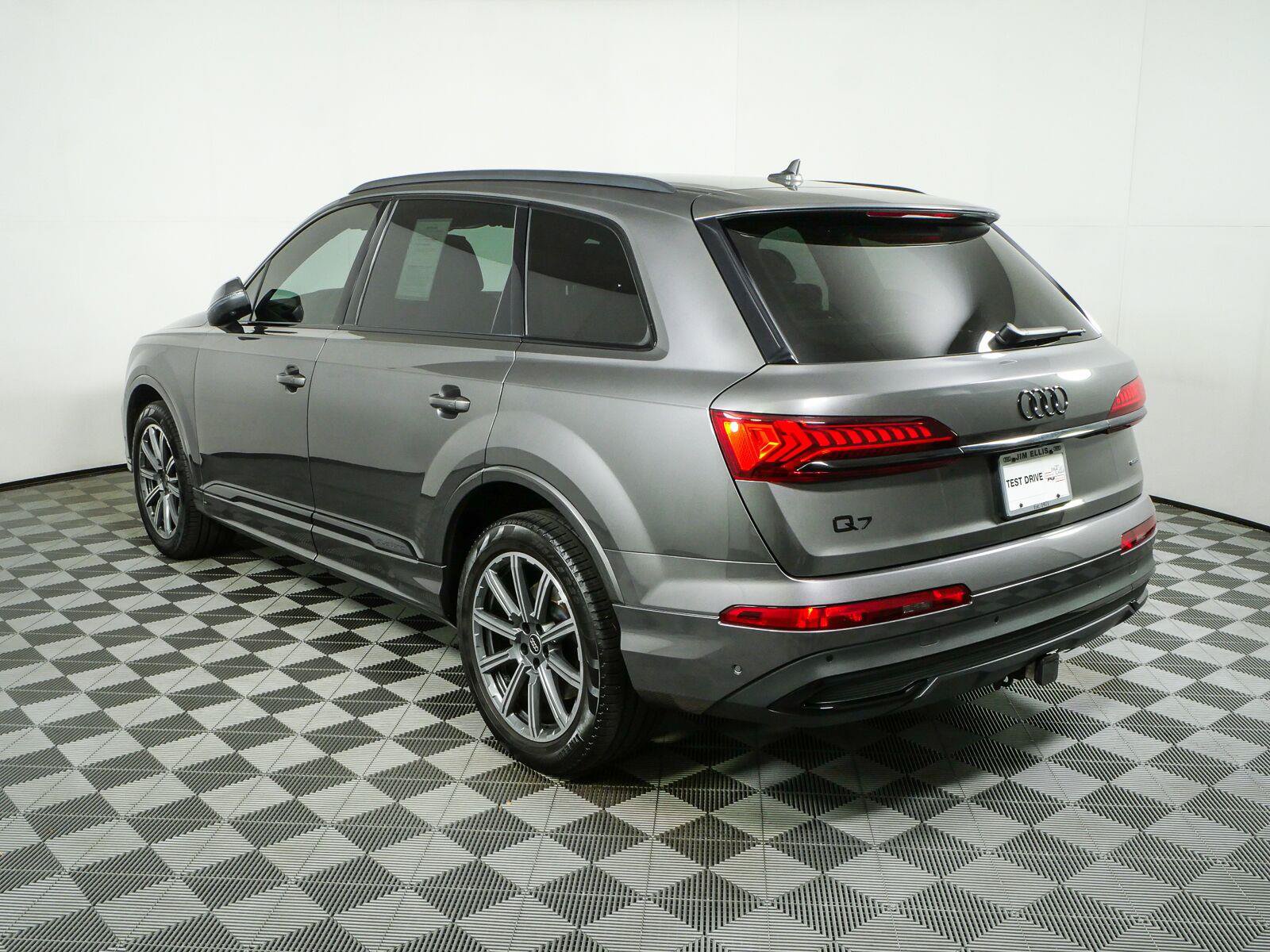 Used 2023 Audi Q7 2.0T Premium Plus w/ Premium Plus Package AWD/4WD image 30