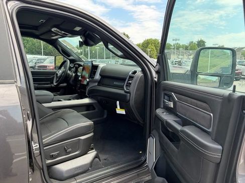 New 2026 RAM 2500 Laramie AWD/4WD image 28