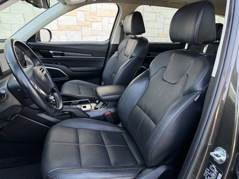 Used 2024 Kia Telluride EX w/ EX Captain's Chair Package FWD image 25