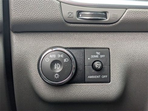 Used 2017 Chevrolet Traverse LT image 18