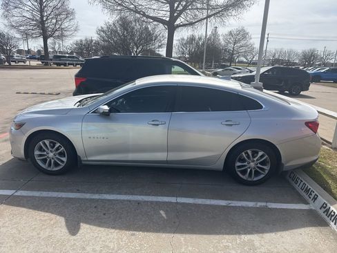 Used 2018 Chevrolet Malibu LT image 1
