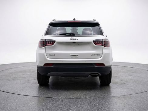 Used 2025 Jeep Compass Limited image 7