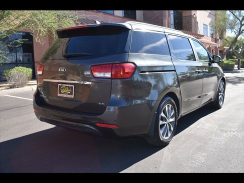 Used 2016 Kia Sedona SX image 7