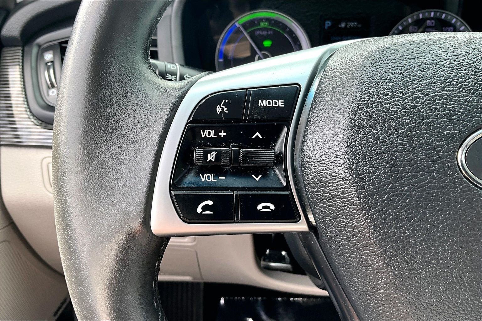 Used 2019 Hyundai Sonata Limited FWD image 17