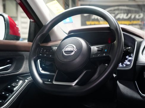 Used 2023 Nissan Rogue SV image 13