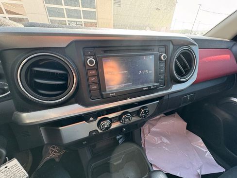 Used 2017 Toyota Tacoma SR5 w/ Tow Package image 13