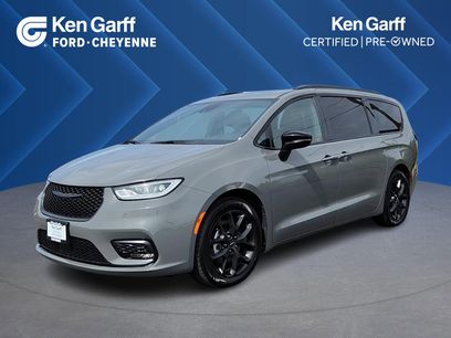 Used 2025 Chrysler Pacifica Limited