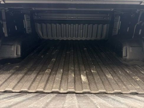 Used 2022 Chevrolet Silverado 1500 LT Trail Boss w/ Convenience Package II image 10