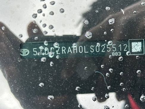 Certified 2020 Toyota Highlander L image 3