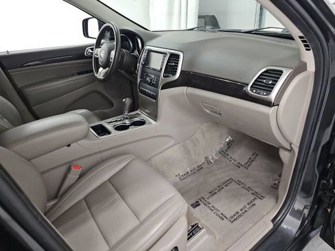 Used 2011 Jeep Grand Cherokee Laredo AWD/4WD image 33