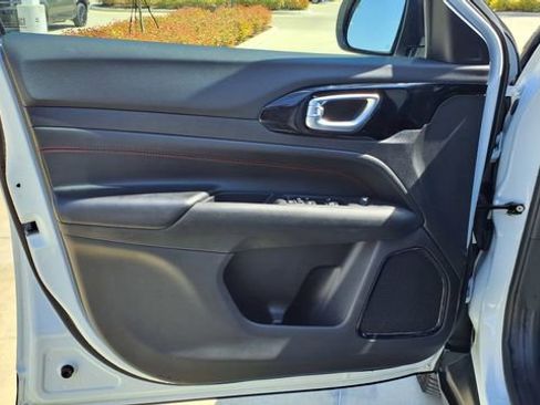 Used 2025 Jeep Compass Trailhawk w/ Trailer Tow Group image 13