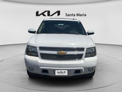 Used 2012 Chevrolet Suburban LT w/ Luxury Package AWD/4WD image 4