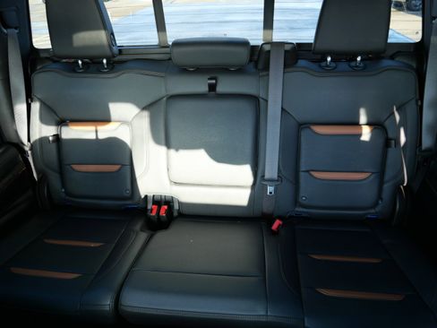 Used 2023 GMC Sierra 1500 AT4 w/ AT4 Premium Package image 13