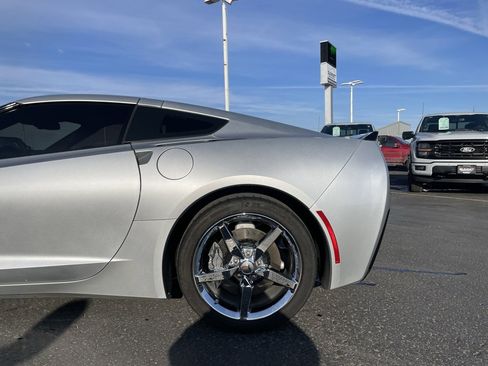 Used 2014 Chevrolet Corvette Stingray Coupe w/ 2LT Preferred Equipment Group image 28