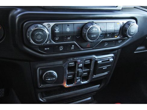 Used 2020 Jeep Wrangler Unlimited Sport image 27