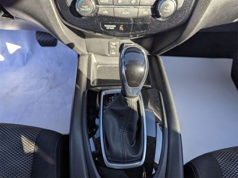 Used 2018 Nissan Rogue Sport SV image 24