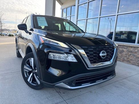 Used 2023 Nissan Rogue SL w/ SL Premium Package image 1
