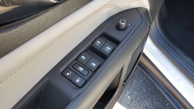 Certified 2025 Jeep Compass Limited AWD/4WD image 6