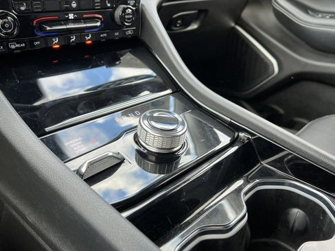 Used 2022 Jeep Grand Cherokee L Limited image 29