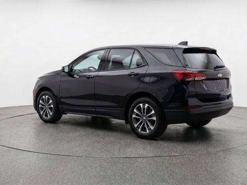 Used 2025 Chevrolet Equinox LT FWD image 6