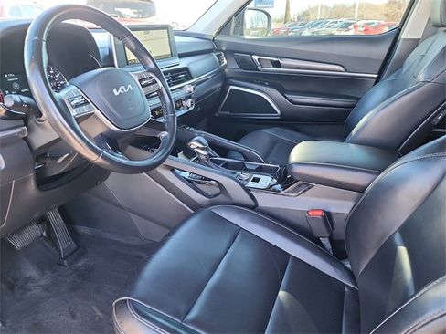 Certified 2022 Kia Telluride S image 12