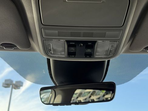 Used 2024 Honda Odyssey EX-L image 32