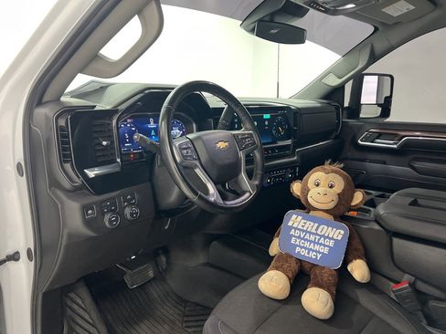 Used 2024 Chevrolet Silverado 2500 LT image 9