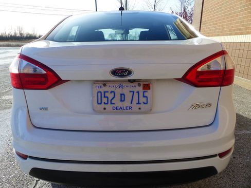 Used 2018 Ford Fiesta SE image 8