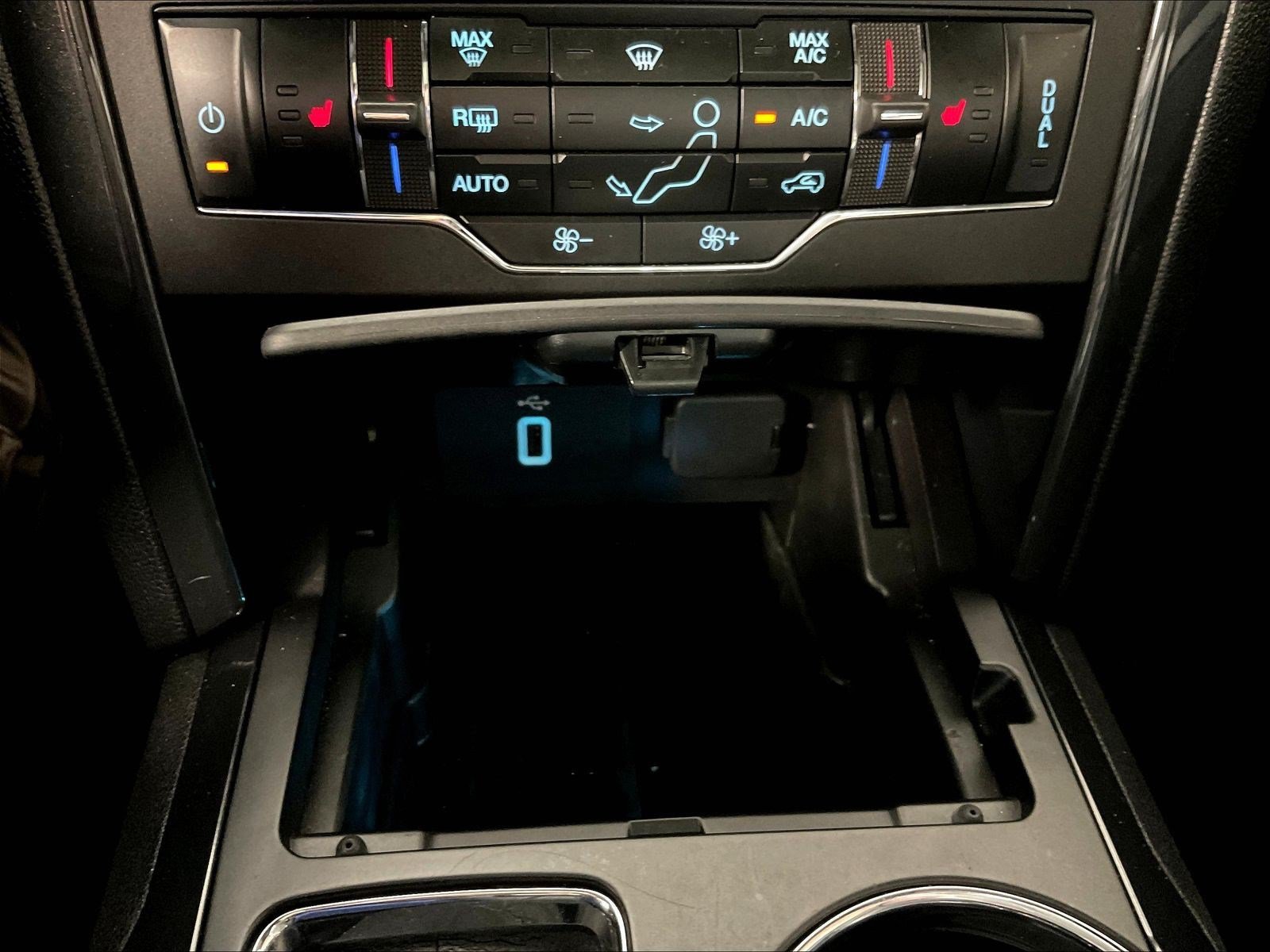 Used 2018 Ford Explorer XLT w/ Equipment Group 202A AWD/4WD image 16