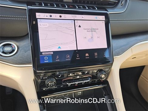 New 2025 Jeep Grand Cherokee Limited w/ Luxury Tech Group II image 20