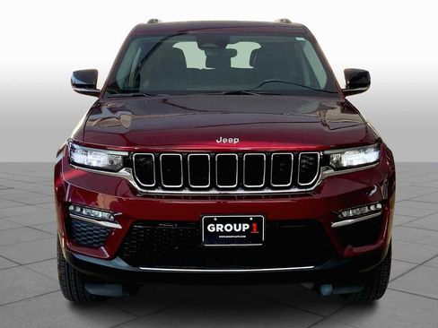 Used 2024 Jeep Grand Cherokee Limited image 3