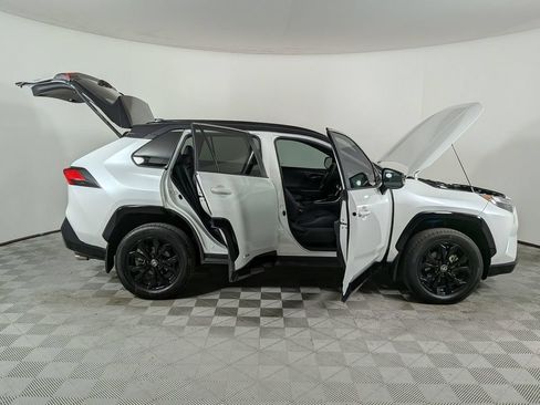 Used 2024 Toyota RAV4 XSE AWD/4WD image 9