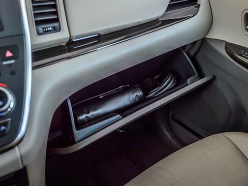 Used 2018 Toyota Sienna XLE Premium image 37