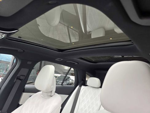 Used 2025 Mercedes-Benz E 450 4MATIC All-Terrain Wagon image 28