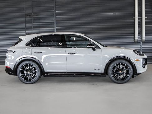 Certified 2025 Porsche Cayenne GTS AWD/4WD image 26