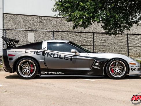 Used 2009 Chevrolet Corvette Z06 w/ Preferred Equipment Group RWD image 12