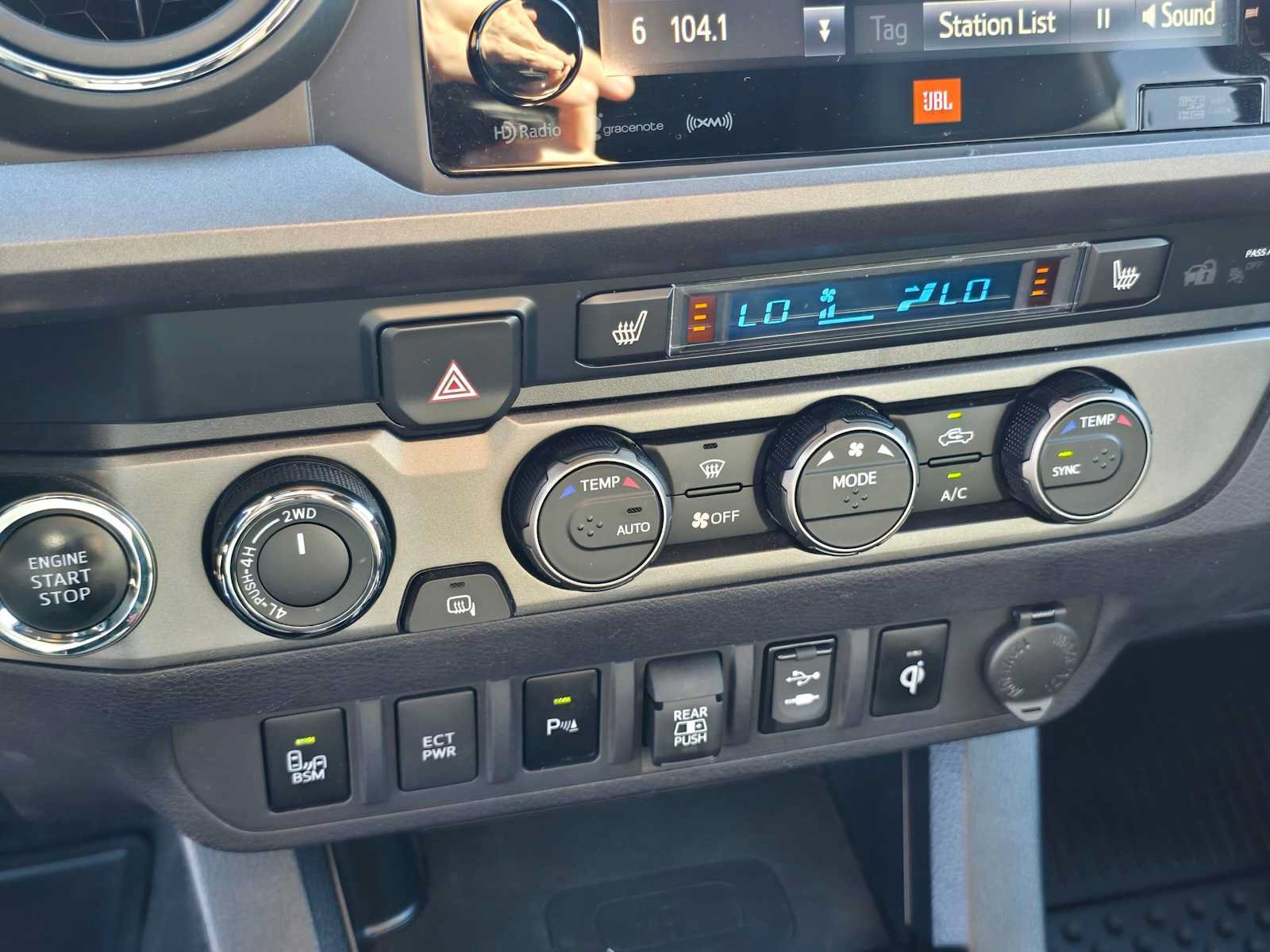 Certified 2019 Toyota Tacoma TRD Sport AWD/4WD image 28