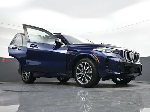 Used 2026 BMW X5 xDrive40i w/ M Sport Package AWD/4WD image 41