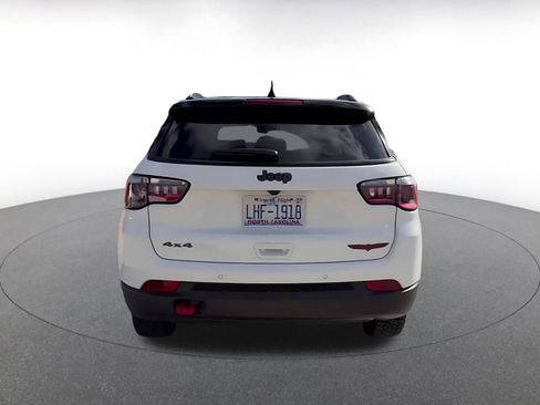 Used 2025 Jeep Compass Trailhawk image 12