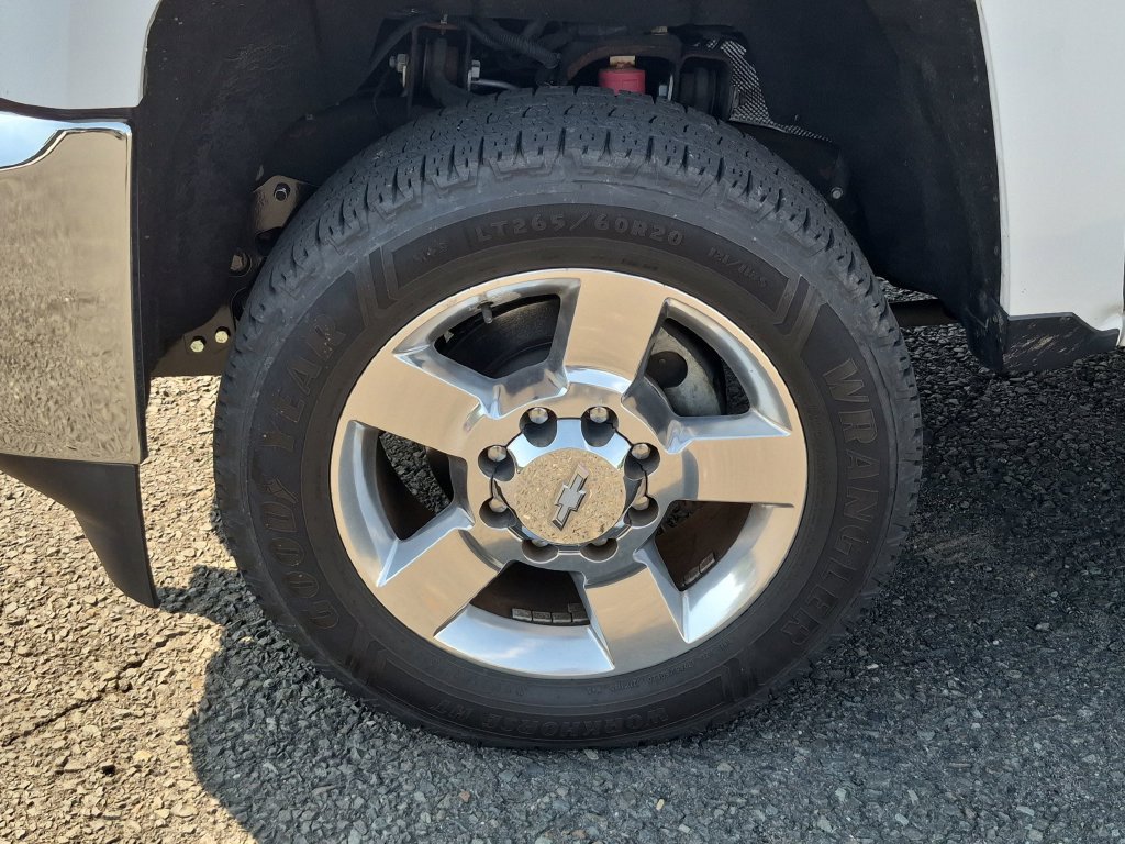 Used 2017 Chevrolet Silverado 2500 LTZ w/ Vortec Plus Package AWD/4WD image 10