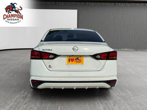 Used 2025 Nissan Altima 2.5 S FWD image 4